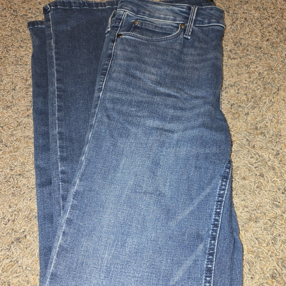 Simply Vera Wang Brand New Without Tags Dark Bootcut Blue Jeans 8R - Picture 5 of 5